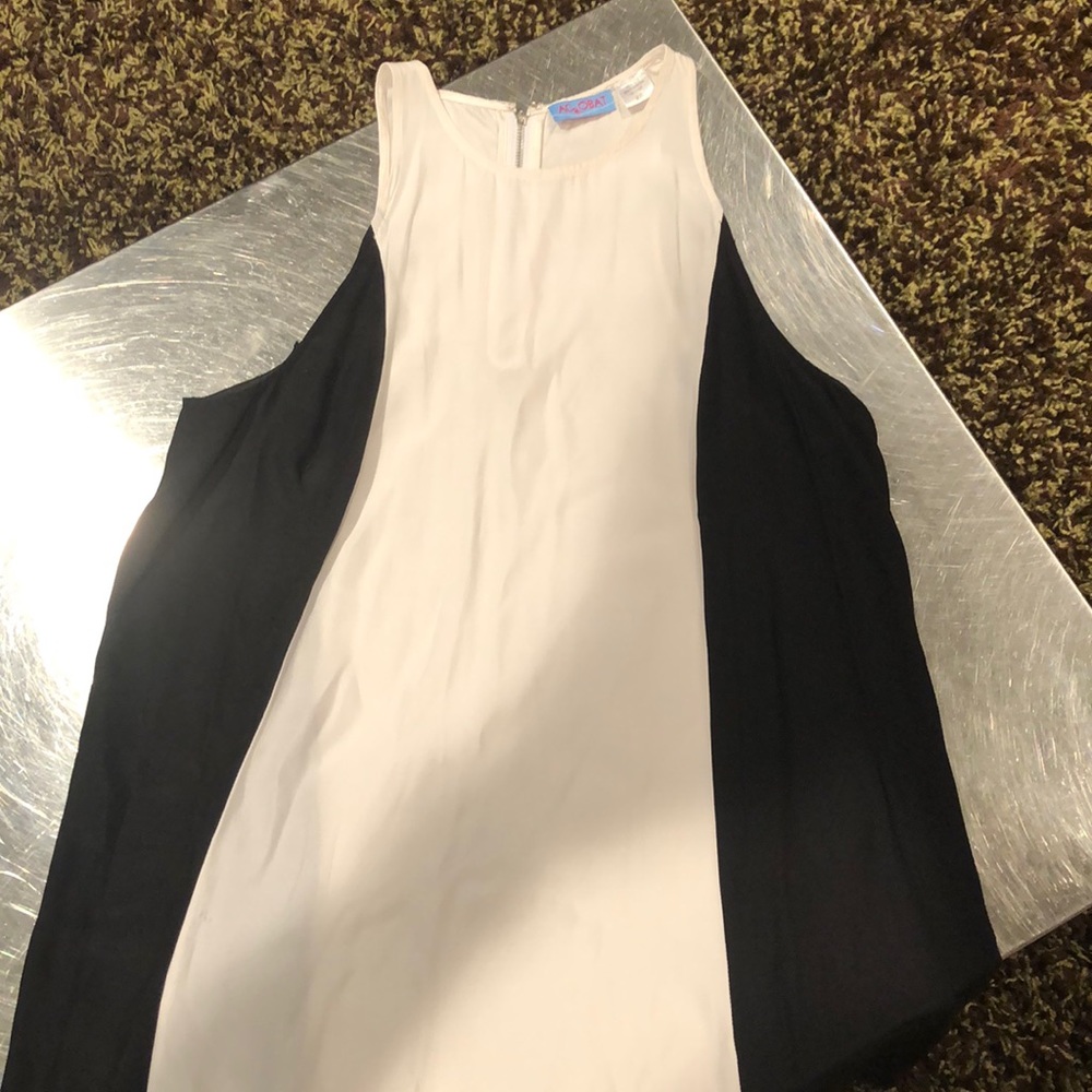 Acrobat top